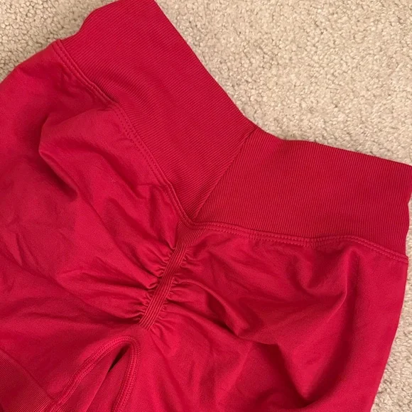 Diosafit Women's V Waist Booty Scrunch Shorts - Picture 5 of 6